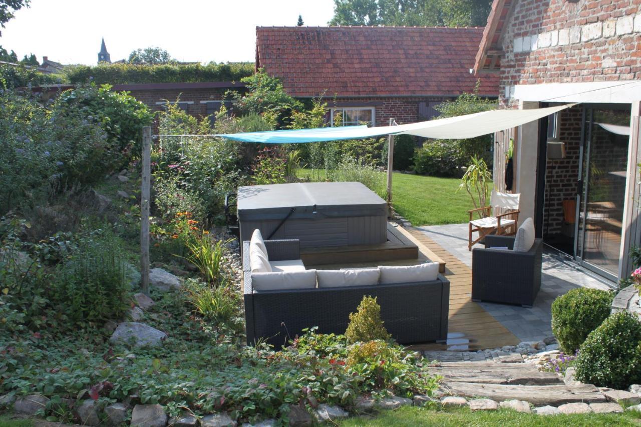 D'hotes L'aubaine Avec Jacuzzi Bed & Breakfast 3*